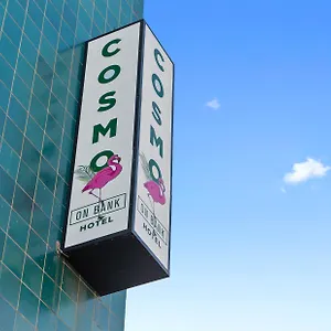 Cosmo On Bank Adelaïde