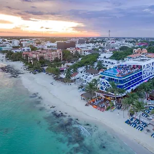 the-carmen-beachfront-adults-only.allrivieramayahotels.com/